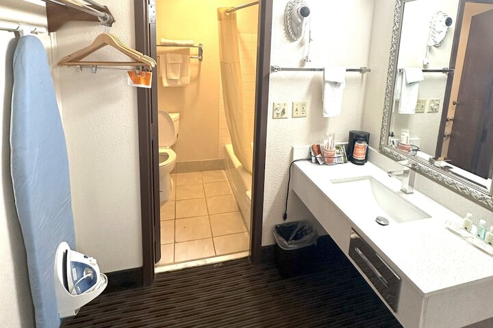 Bathroom sink