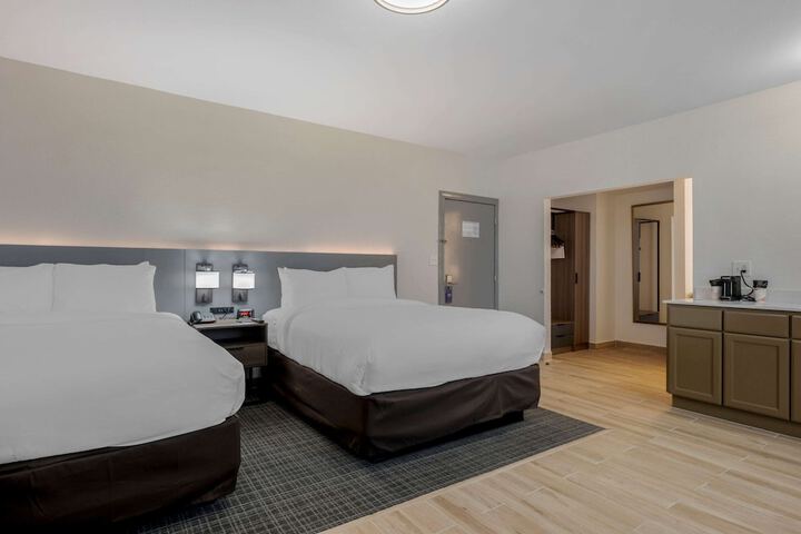 Room 33 of 59