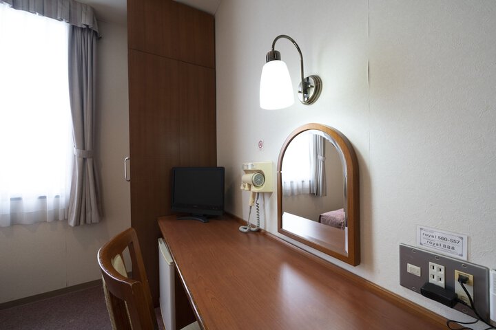 Room 7 of 34