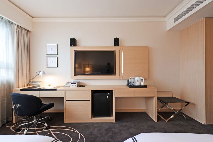 Room 6 of 55