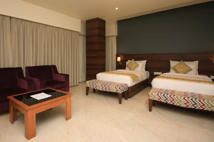 Room 4 of 6