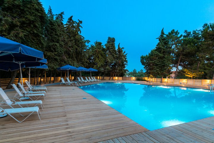 Pool 27 of 43