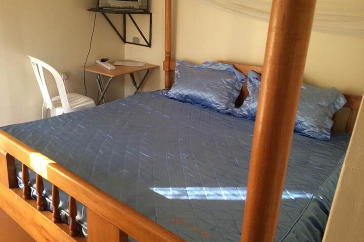 Room 13 of 41