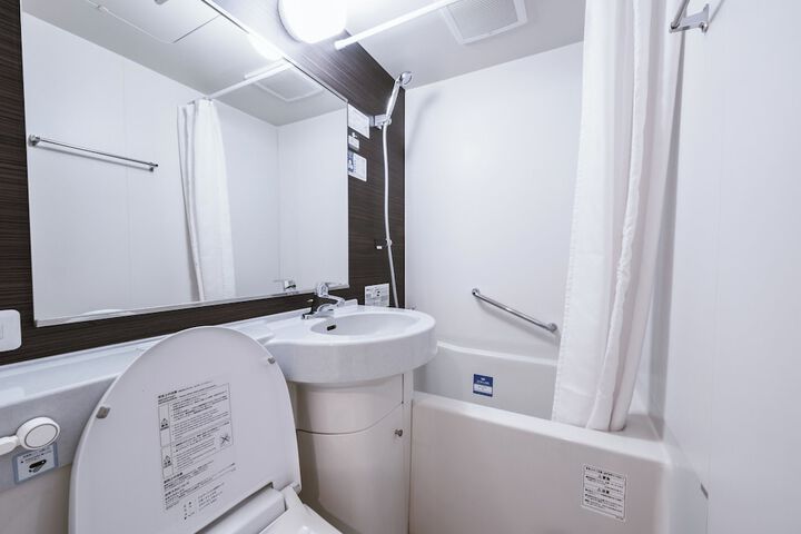 Room 13 of 25