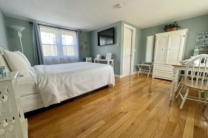 Room 8 of 101