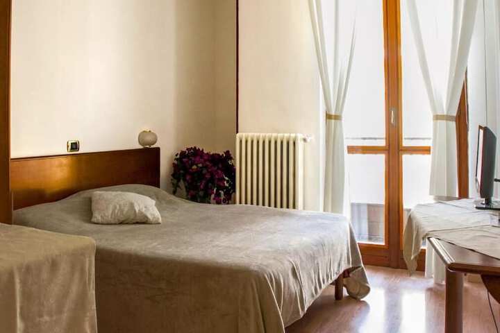 Room 3 of 10