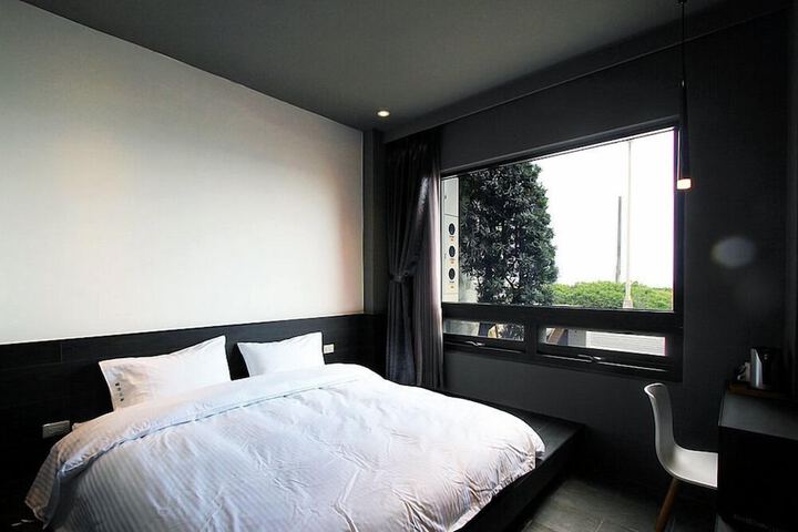 Room 2 of 17