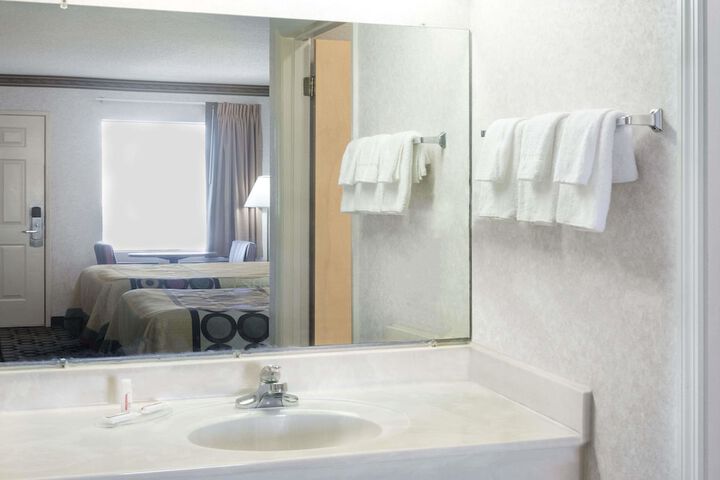 2 Double Beds (3 of 12)