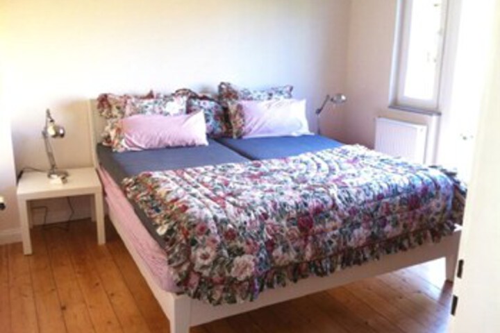 Room 8 of 11