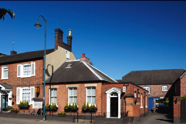 DRAYTON COURT HOTEL