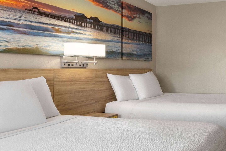 2 Queen Beds (11 of 33)