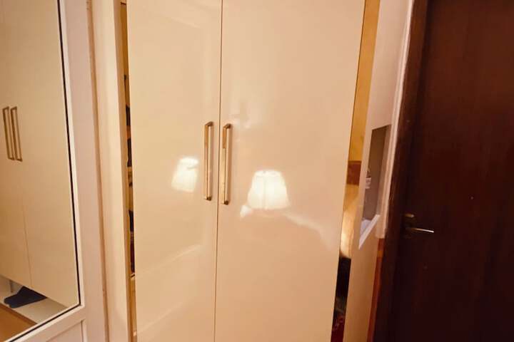 Room 94 of 214