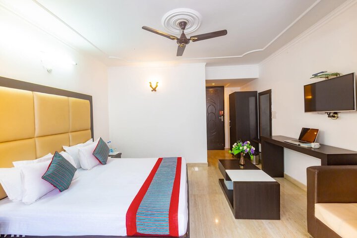 Room 9 of 24