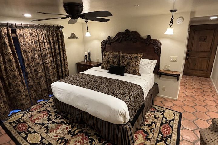Room 35 of 285