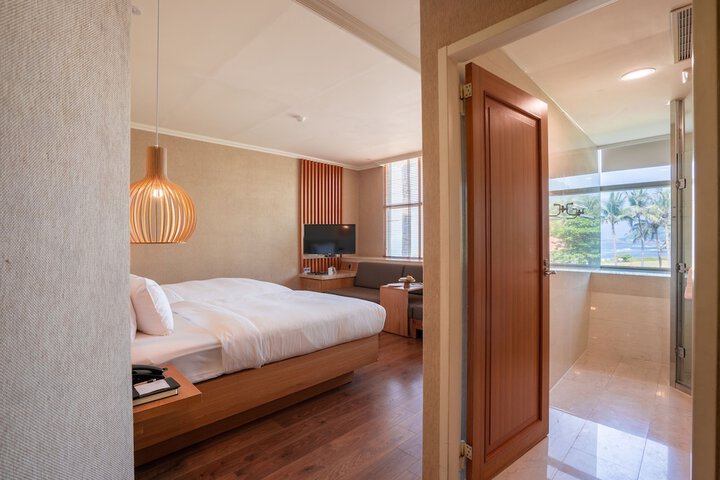 Room 15 of 114