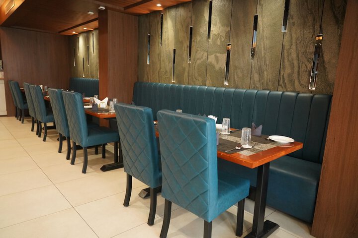 Dining 43 of 52