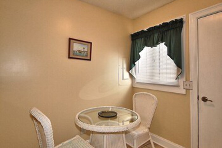 Room 9 of 26