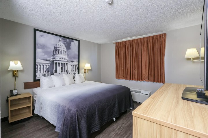 Room 17 of 29