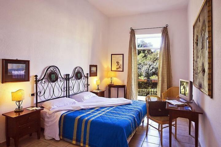 Room 5 of 23