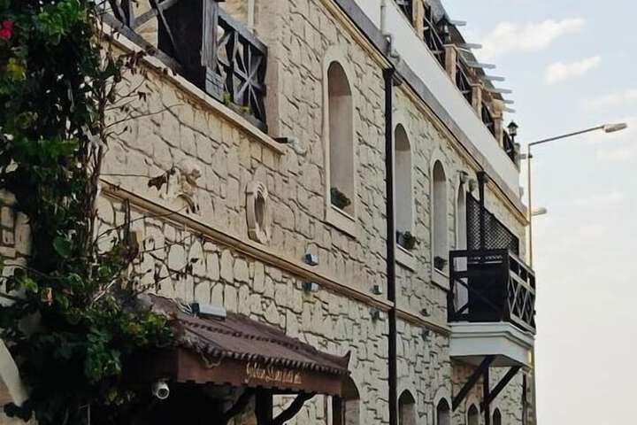 Golden Stone Otel