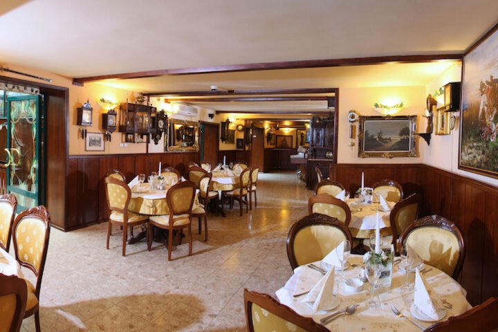 Dining Photos