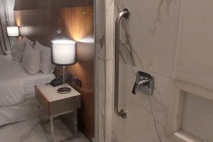 Room 15 of 73