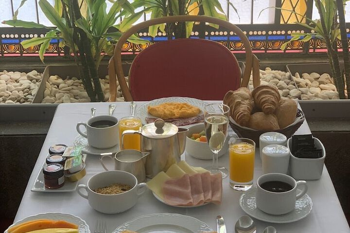 Breakfast/Coffee Service 23 of 27