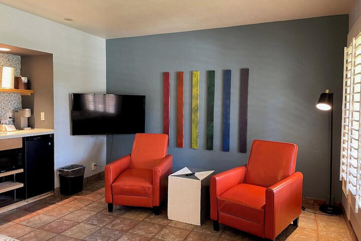 Room 9 of 30