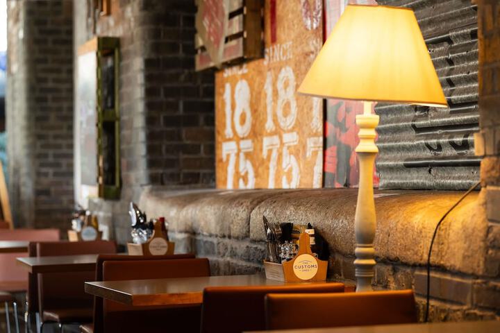 Lounge 167 of 227