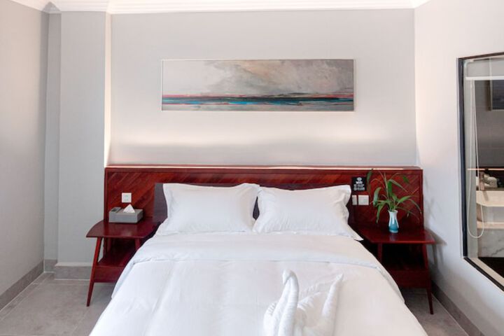 Room 6 of 70