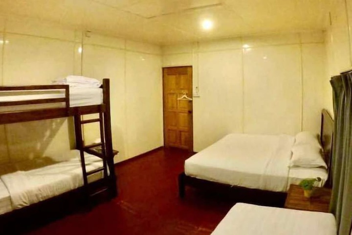 Room 24 of 114