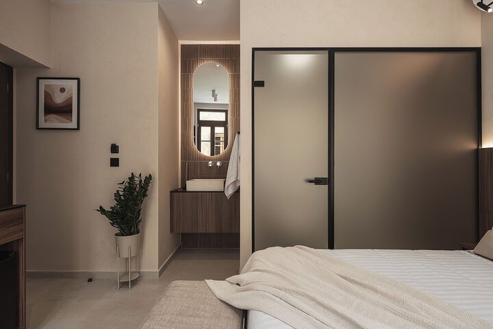 Room 25 of 120