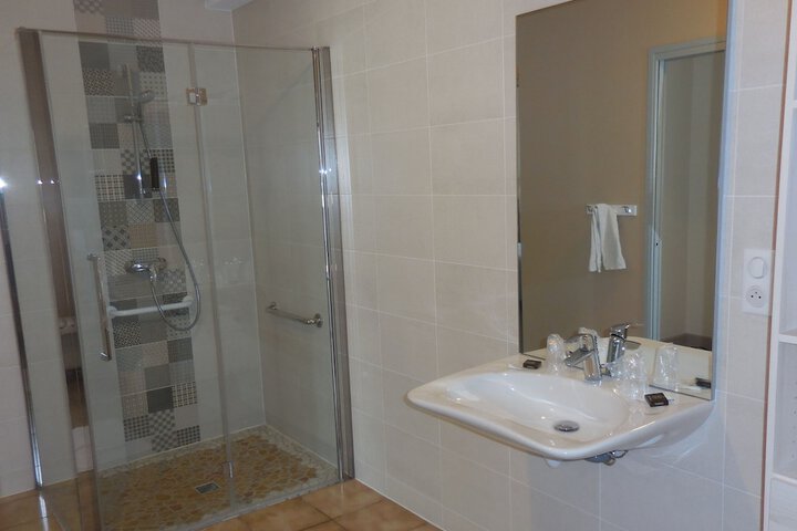 Room 16 of 21