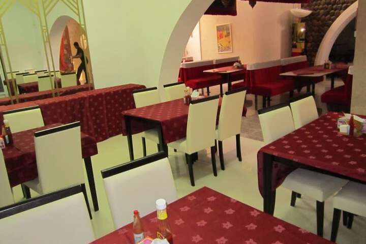 Dining 21 of 28