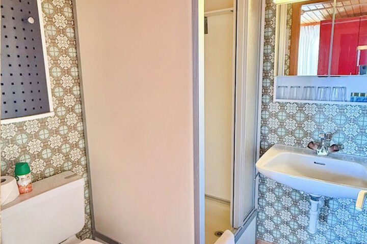 Room 43 of 67