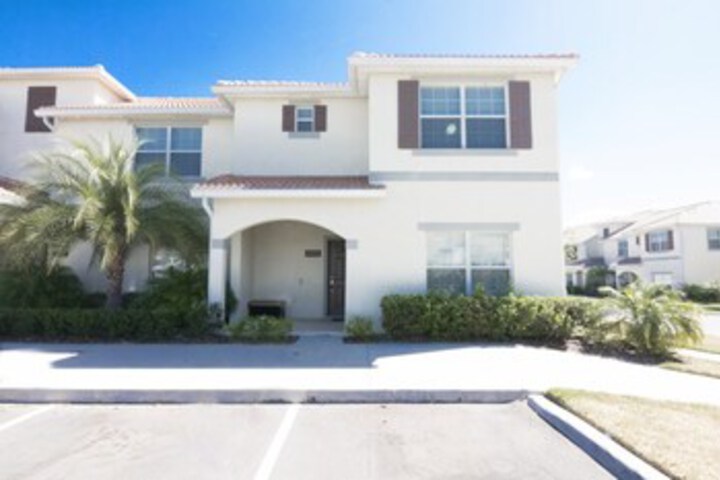 Storey Lake 4885 in Kissimmee, FL