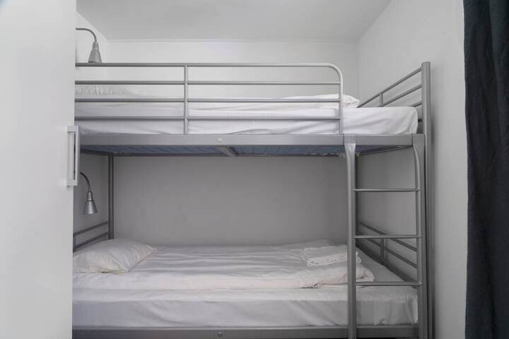 Room 362 of 865