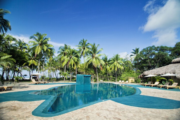 Pool Hotel