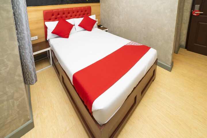 Room 4 of 24