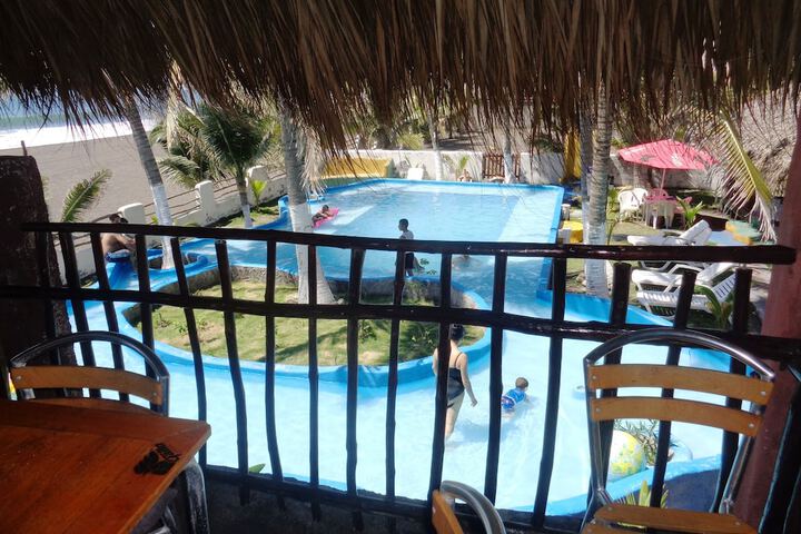 Pool 132 of 228