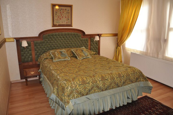 Room 47 of 77