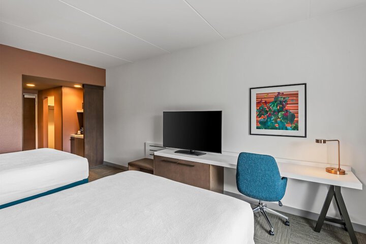 Room 28 of 79