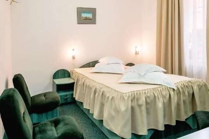 Room 8 of 22