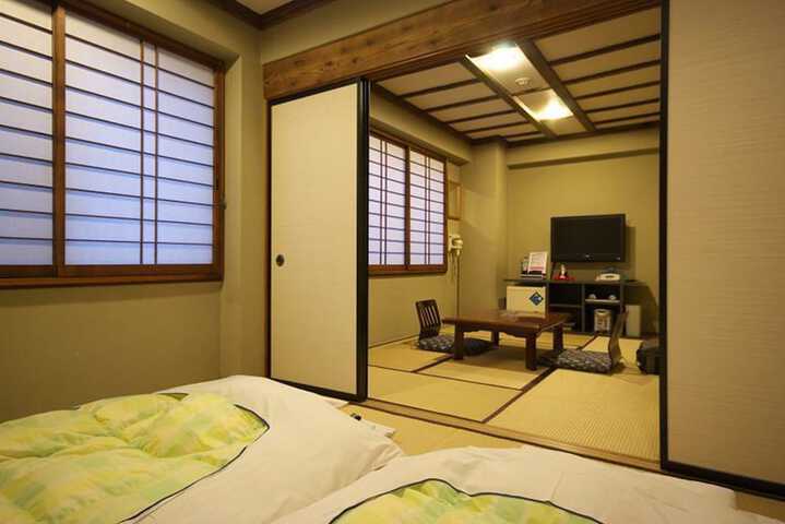 Room 12 of 32