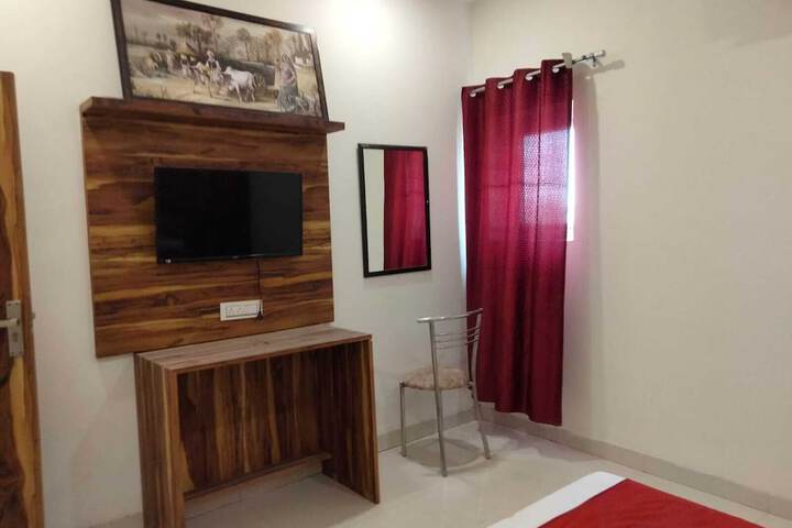 Room 32 of 73