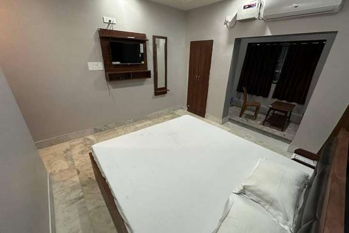 Room 10 of 21