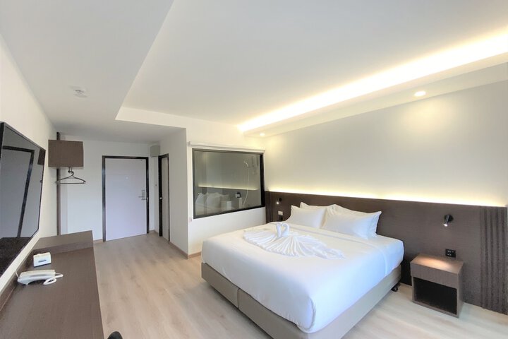 Room 9 of 41