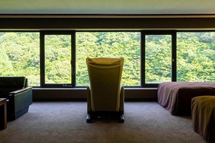Room 21 of 111