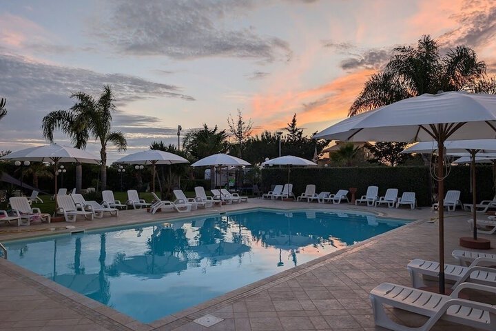 Pools & Facilities