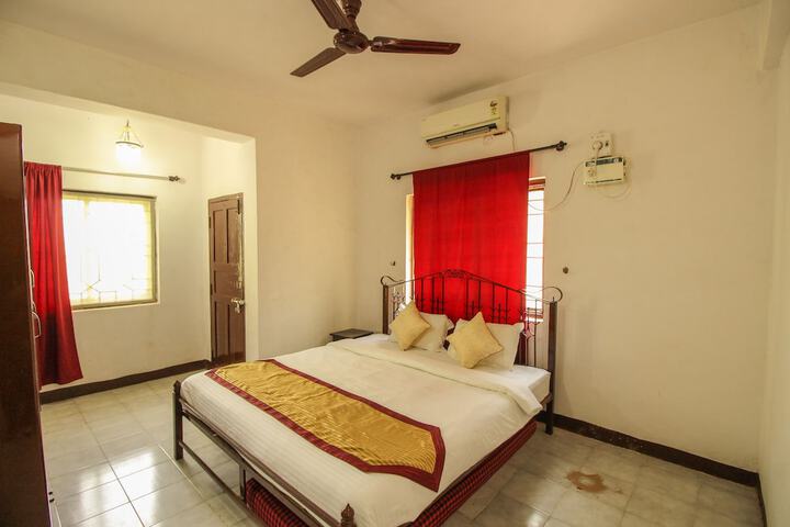 Room 4 of 13